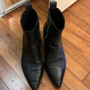 Everlane black pointed toe bootie
